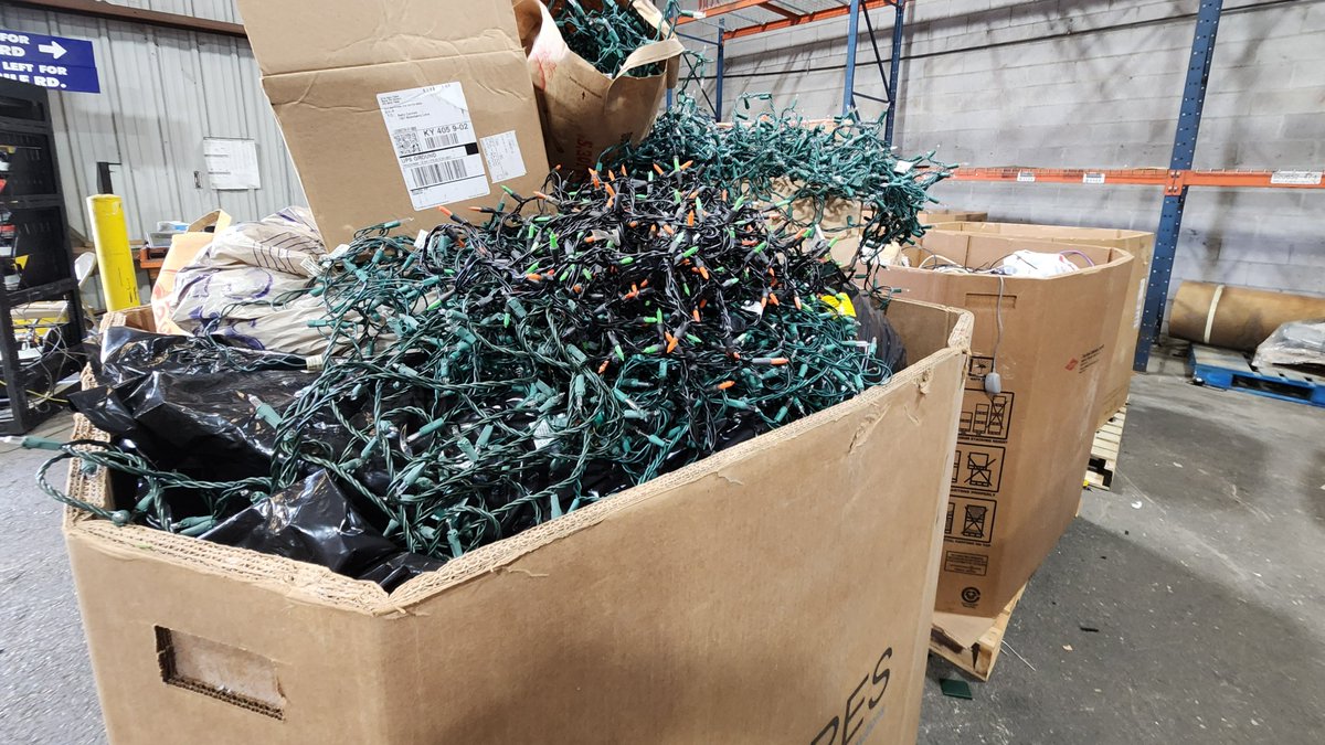 Way to recycle, Lexington! You've already dropped off nearly 650 lbs of lights for recycling. Find a convenient location to drop off your unwanted or broken holiday lights to be recycled: ➡️LexingtonKY.gov/Lights