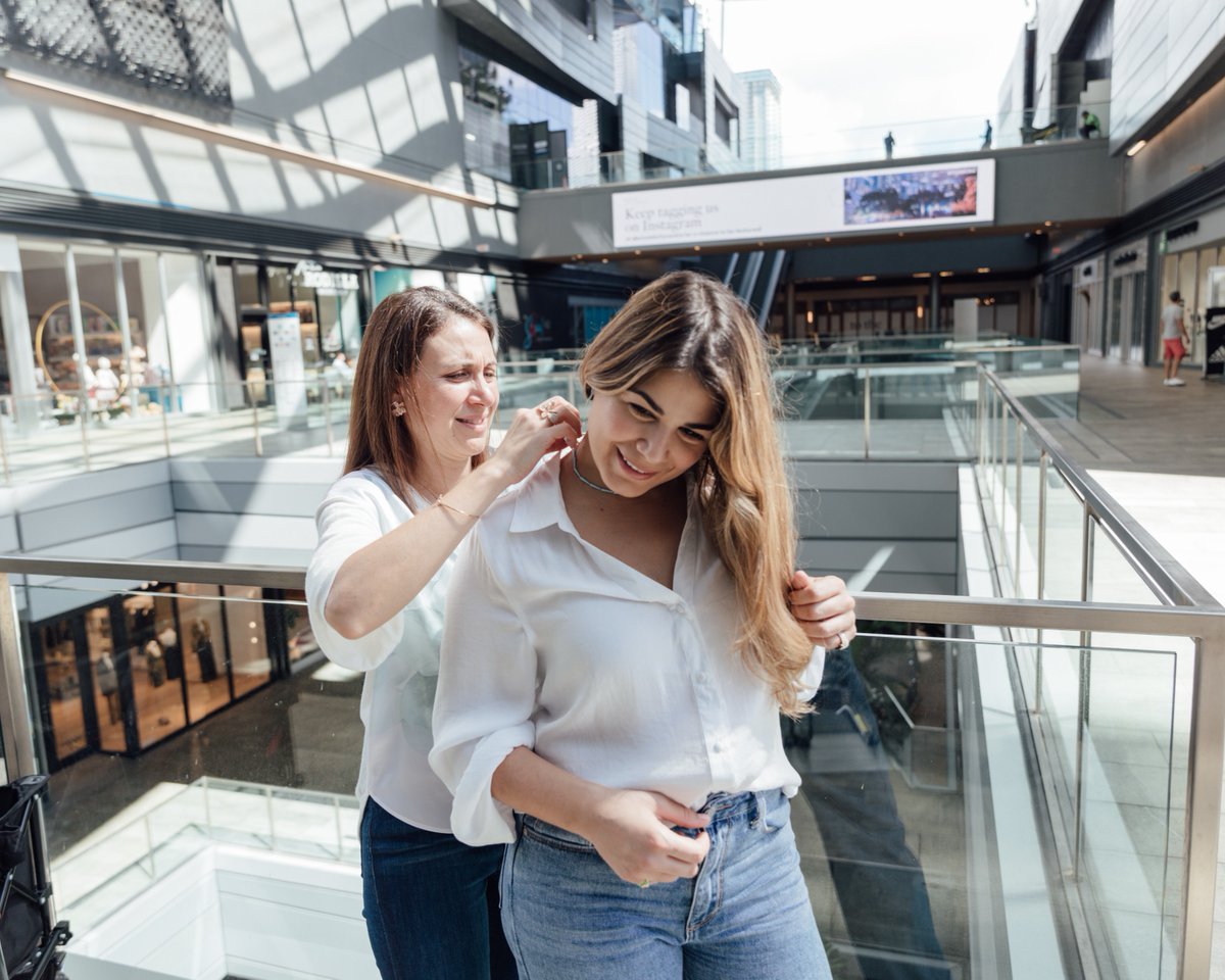 sociallyintuit's tweet photo. When we say we handle your social media, we mean it! From writing the captions, scheduling the posts and even styling your photoshoots! 🤳
#behindthescenes #clientlove https://t.co/6vhoc3o22H