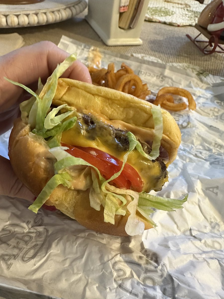 mosleram's tweet photo. @Arbys @ArbysCares am I the last to know about this amazing burger?!?! Good lord, it’s the best on the market! https://t.co/H10PROpxHP
