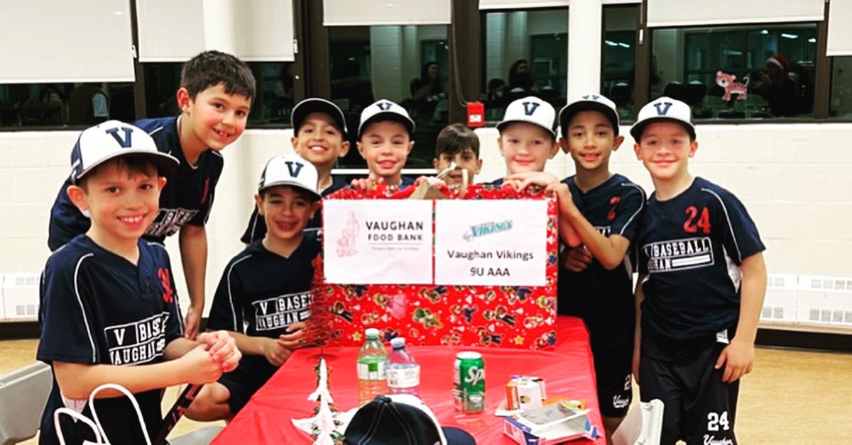 sheiny77's tweet photo. Our 9U AAA Baseball team having their holiday gathering where families donated to the Vaughan Food Bank to give back to our community #proud #represent #tisbettertogive #holidays #cheer #thankyou https://t.co/sW86HUS99z