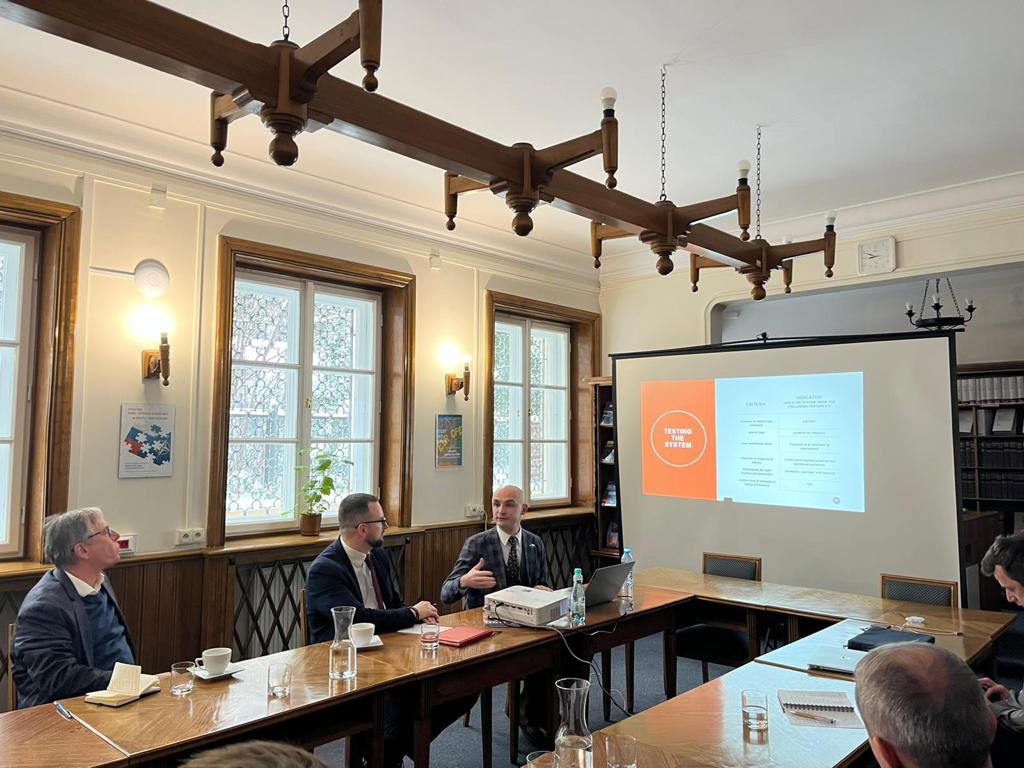 DiplomacyTask's tweet photo. Last week, The Polish Institute of International Affairs in #Warsaw hosted the Task Force Founder @Adzinbaia for a high-level expert discussion. The briefing included Zviad’s recent work at @FletcherSchool on “A Menu for Smart Battle on Disinformation,” #SuspendKremlin among them https://t.co/JpaNLFTnsl