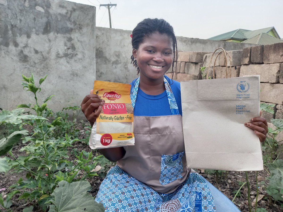 Adwoabempomaa1's tweet photo. Thank you @WFPGhana for this wonderful gift at the just ended Youth Linkup Against Hunger. Proudly made in Ghana goods for a Proudly made in Ghana woman. In my okro garden☺️❤️.
 #WFPGhana #YLAH2022 #GHANAFOODSYSTEM https://t.co/VHgPlFDAkf