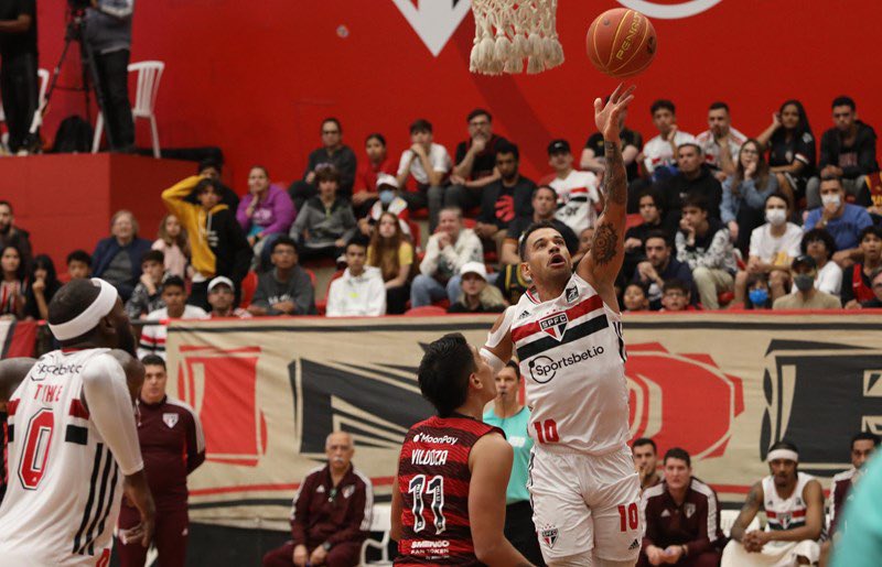 Veja fotos da apresentação do time de basquete do São Paulo