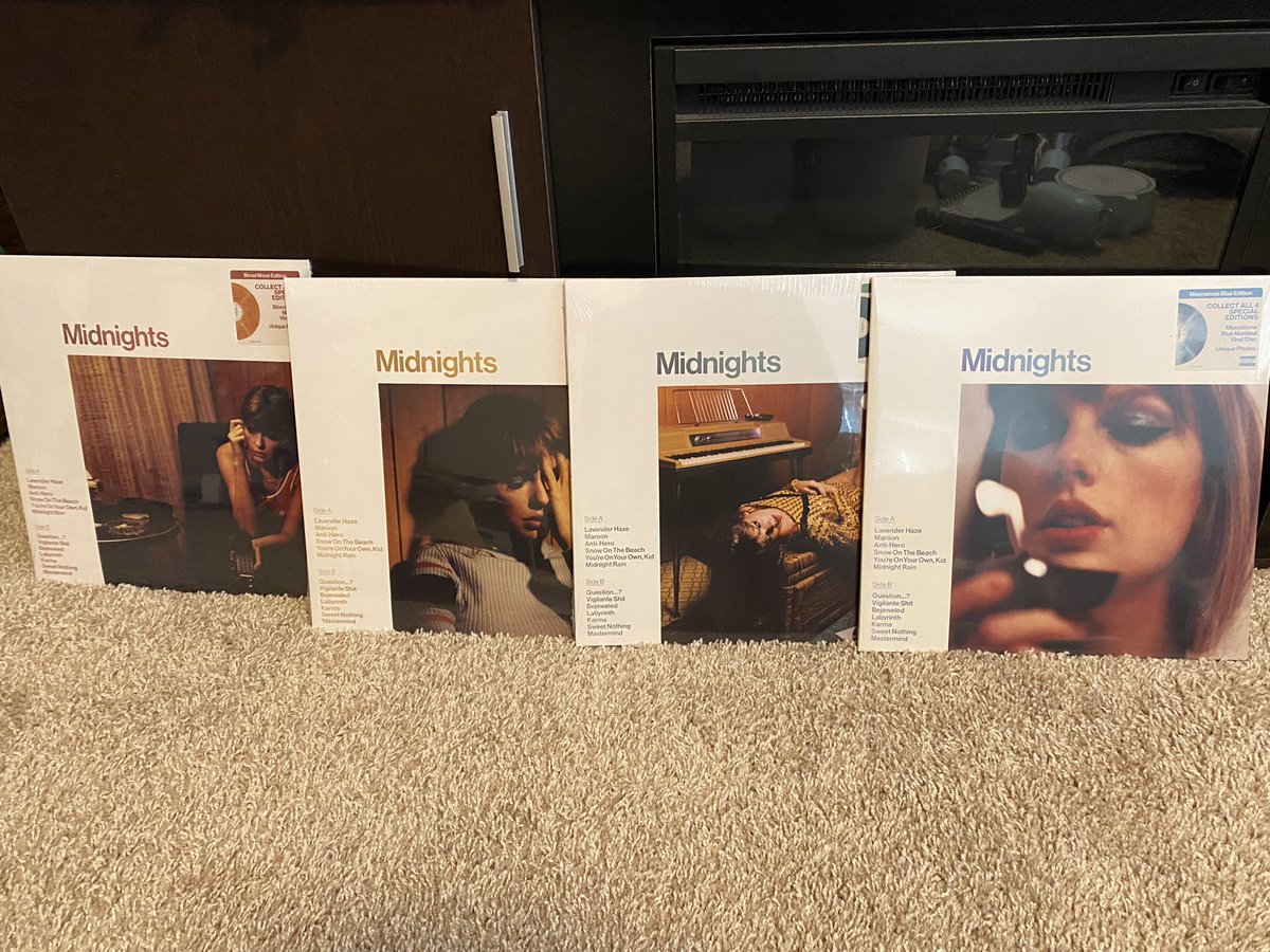 nikhoovie's tweet photo. I love swiftie twitter so much merry swiftmas to me 😭 https://t.co/NqW4h2yeIQ