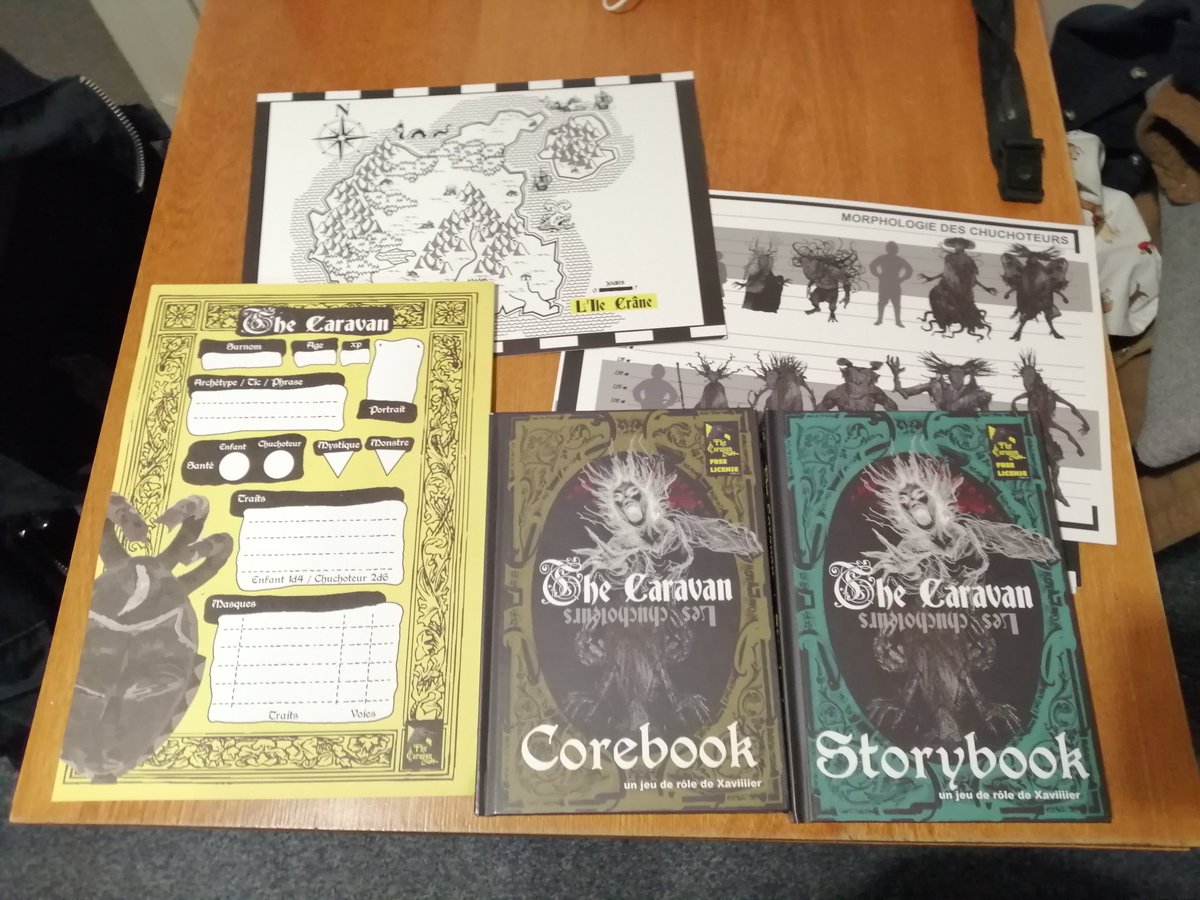 Aerrond's tweet photo. Quel plaisir de recevoir @thecaravan8 ! Merci Xaviiiier ! 

Un jeu de rôle bourré de personnalité où on incarne des orphelins voyageants avec une mystérieuse "Mama", qui les transforme en monstres pour aider les désespérés qui osent faire appel à l'aide occulte de la Caravane... https://t.co/38JG938lrA