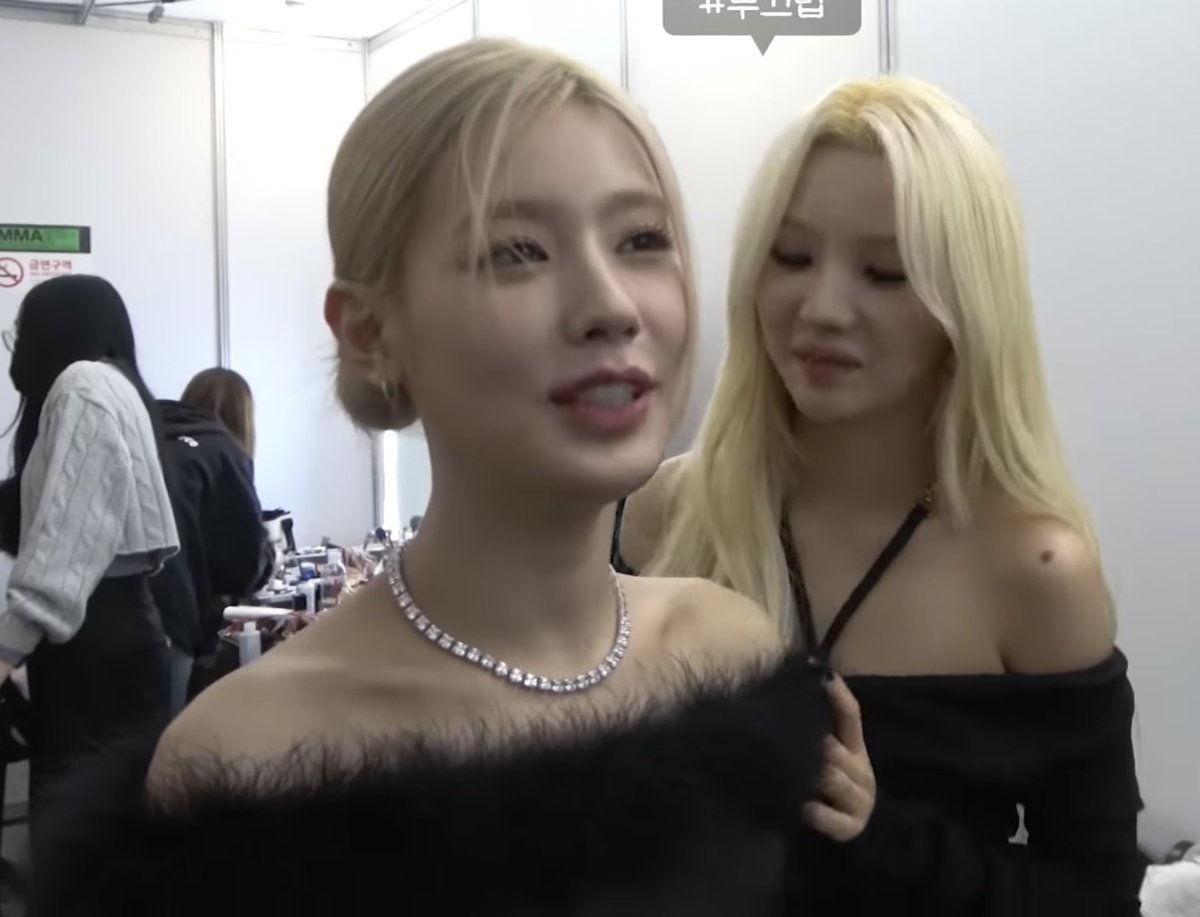 2yeon_storage's tweet photo. 221221 i talk https://t.co/4TwoKThg3f