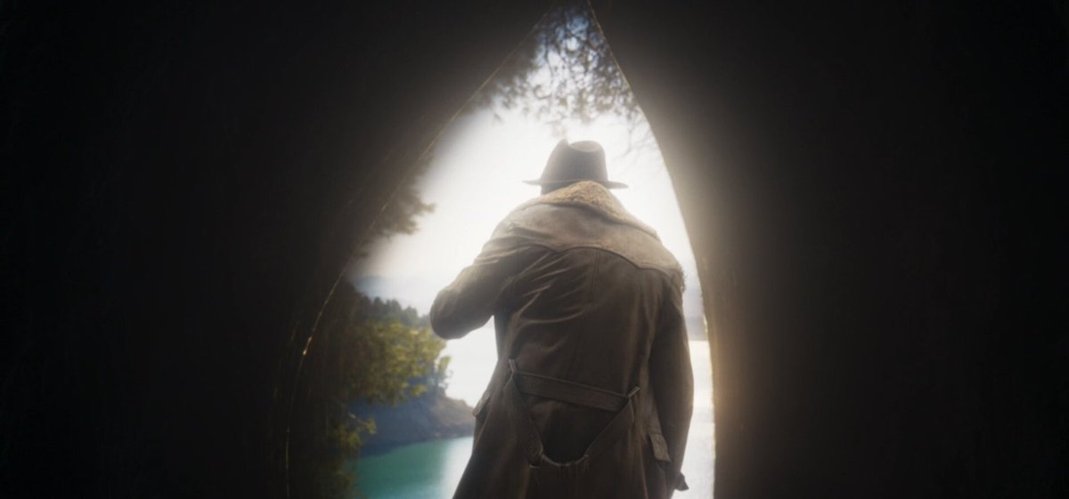 fede_green_'s tweet photo. “I’m going to be with my Hester” 😢#LeeScoresby #HisDarkMaterials https://t.co/IDPN2pU0Ce