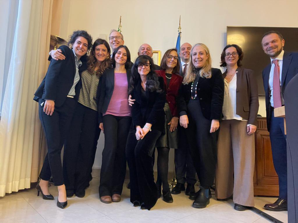 toniobernardini's tweet photo. Si sono conclusi i lavori della Commissione del Concorso diplomatico 2022. Ai 35 vincitori le più vive congratulazioni. Benvenuti alla @ItalyMFA . https://t.co/JE9uSWnAq4