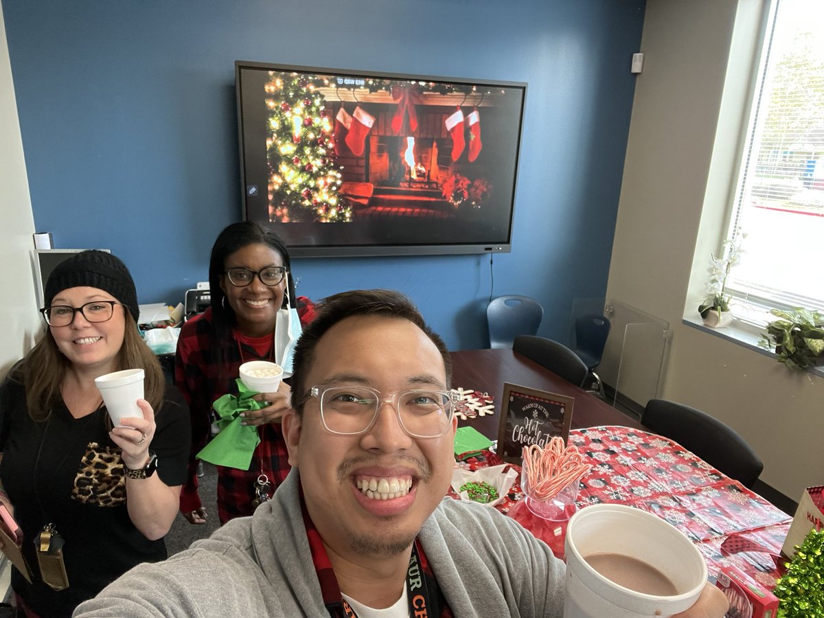 MrRebullida's tweet photo. Last Day before the break. Hot chocolate, sweets, and good company. Got second place in dessert contest… @Almeda_Elem @Ian_Olmstead @deandra_waters @msbaileybaybee @LozanoBeldy https://t.co/smyoyeQGzJ