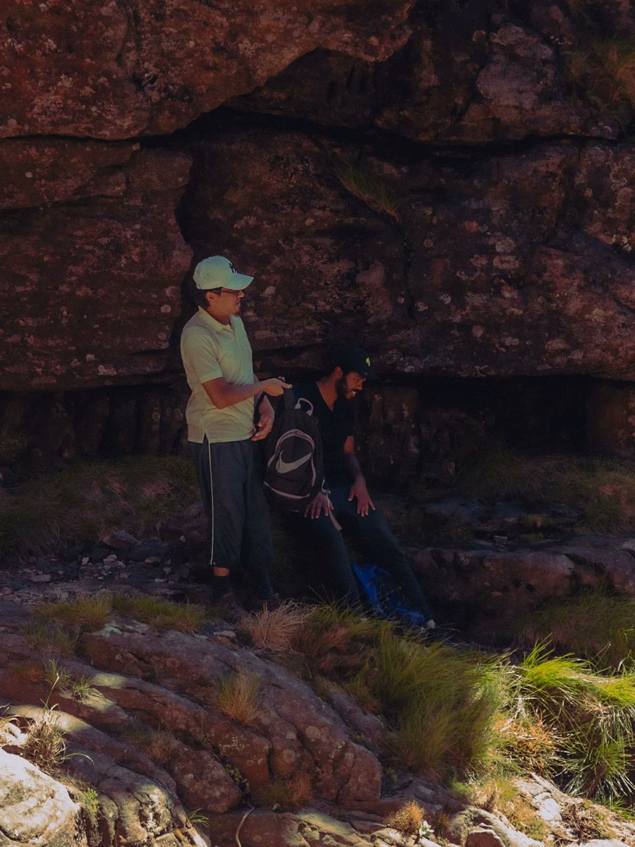 GuyWithTheSnaps's tweet photo. The journey for shade

 #photography  #photooftheday #NftPhotography #cinematography #africa #table Mountain https://t.co/WyQcGiWq0v