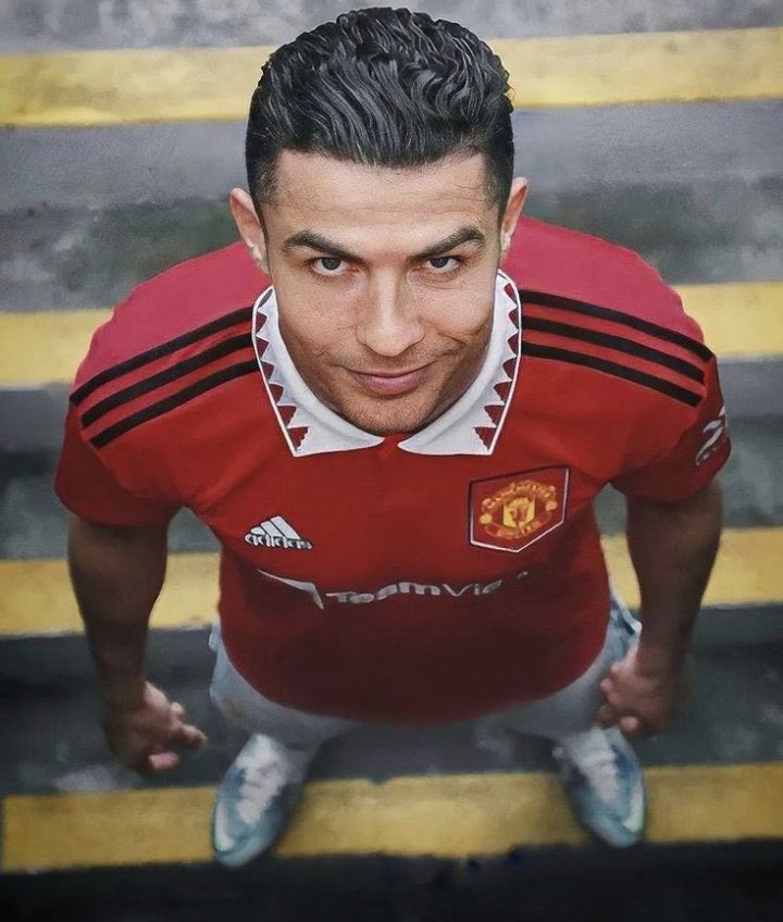 TrollFootball's tweet image. 2 jobless people looking at each other