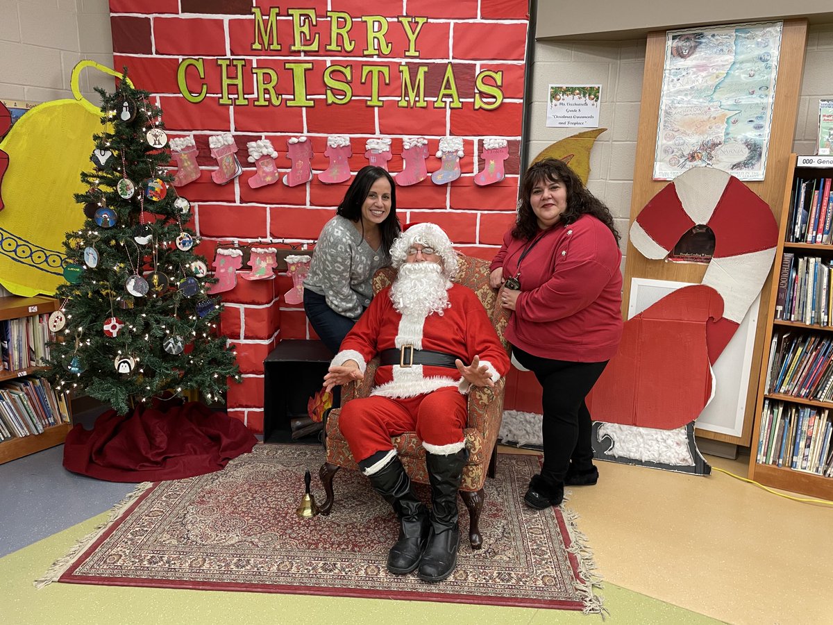 Santa’s helpers are making merry! Wonderful night of Taking a Walk Through Christmas!