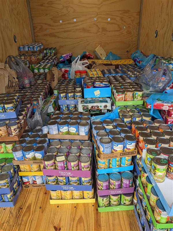UHMFoundation's tweet photo. The 2022 Partner Up for Plates Drive was a huge success! In total, we collected 3400 pounds of food for the Cleveland Food Bank and raised $10,000 for Feeding Tampa Bay. Thank you to everyone who participated in this year's Partner Up for Plates drive, we appreciate all you do! https://t.co/FoKVUvyINo