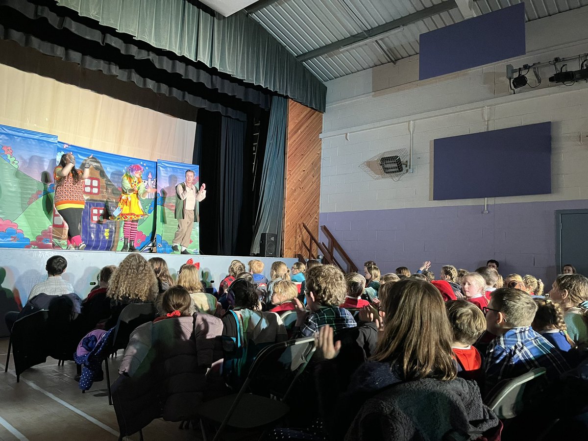 Kate MacNish tweet media