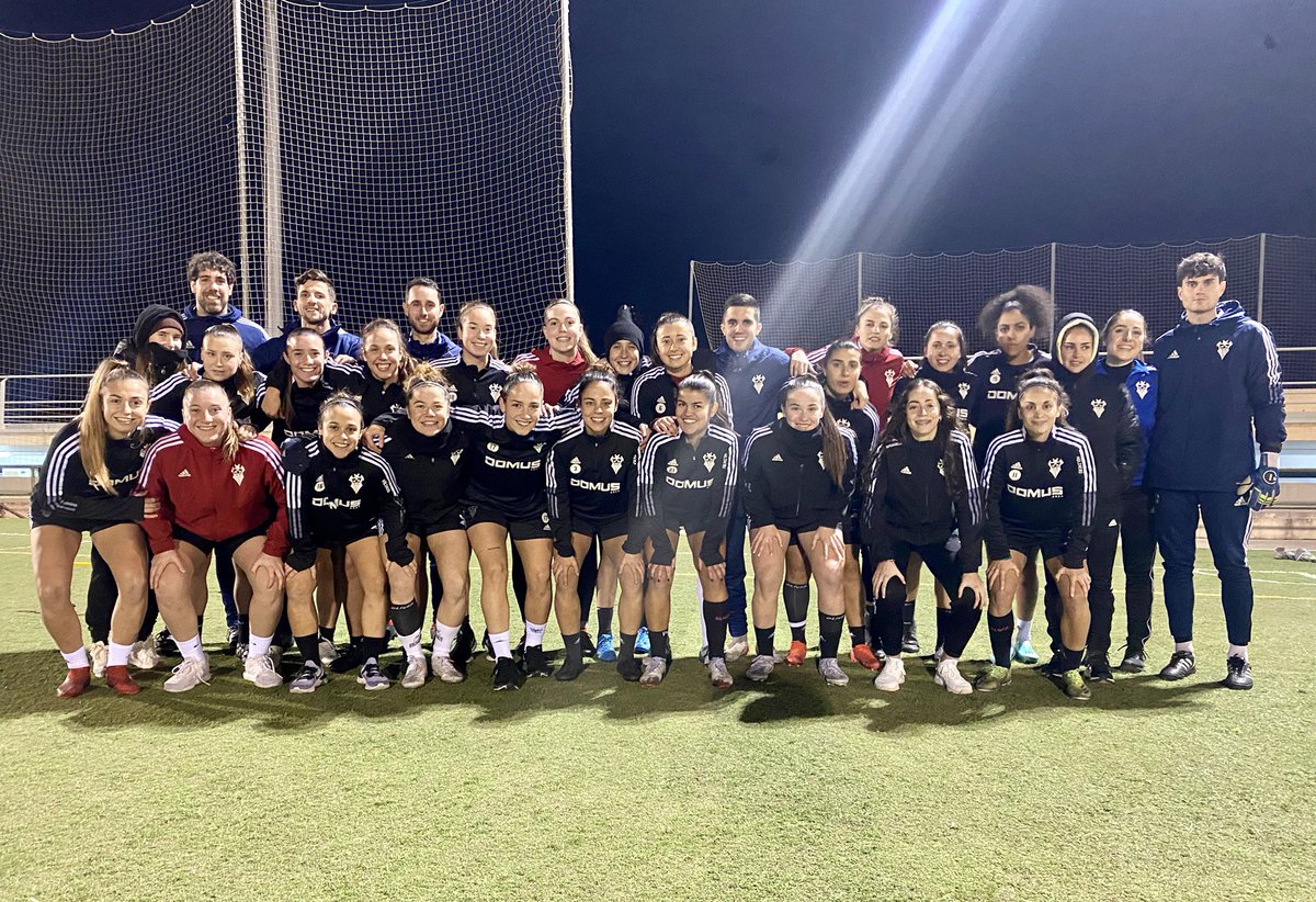 Último entrenamiento del año 🎄⭐️ 

El Funda os desea unas  ꜰᴇʟɪᴄᴇꜱ ꜰɪᴇꜱᴛᴀꜱ 🫶🏼

#VamosFunda