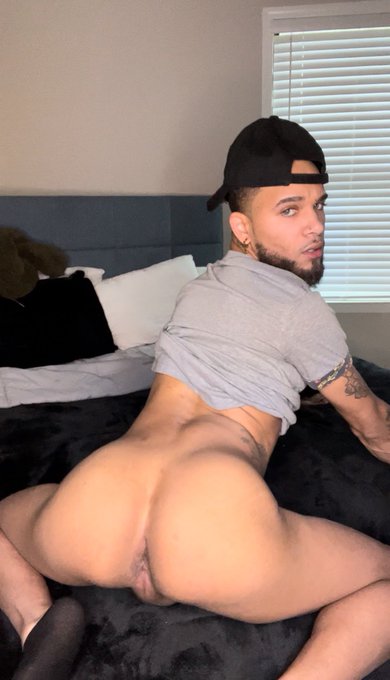 Moses 💫 - It’s Wednesday 😈who’s with it 🙈 https://t.co/8JZzo1Wsfr