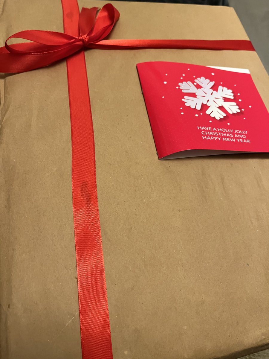 SadekHM's tweet image. Getting pampered. Lunch and care package for Christmas from @extremesolution 🎄