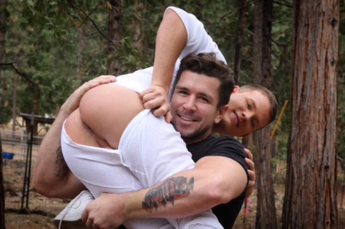 Daw! Papa @trentonducati 🍑 https://t.co/mA0Ay6c4pI<a class="tags" href="/tag/trentonducati">@trentonducati</a><a href="/tag/wow"class="tags"><span>#wow</span></a><a href="/tag/wackoffwednesday"class="tags"><span>#wackoffwednesday</span></a><a href="/tag/thirsttrapthursday"class="tags"><span>#thirsttrapthursday</span></a><a href="/tag/spankbank"class="tags"><span>#spankbank</span></a>