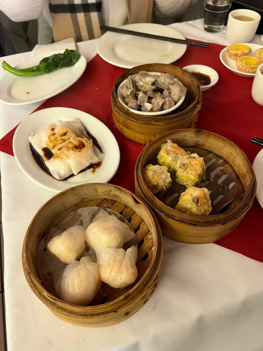 Maximilation's tweet image. Glad we came here!! Bomb ass #dimsum here in nyc #dimsumgogo #nyctrip2022 (@ Dim Sum Go Go in New York, NY) swarmapp.com/c/8m5unWM0bYy