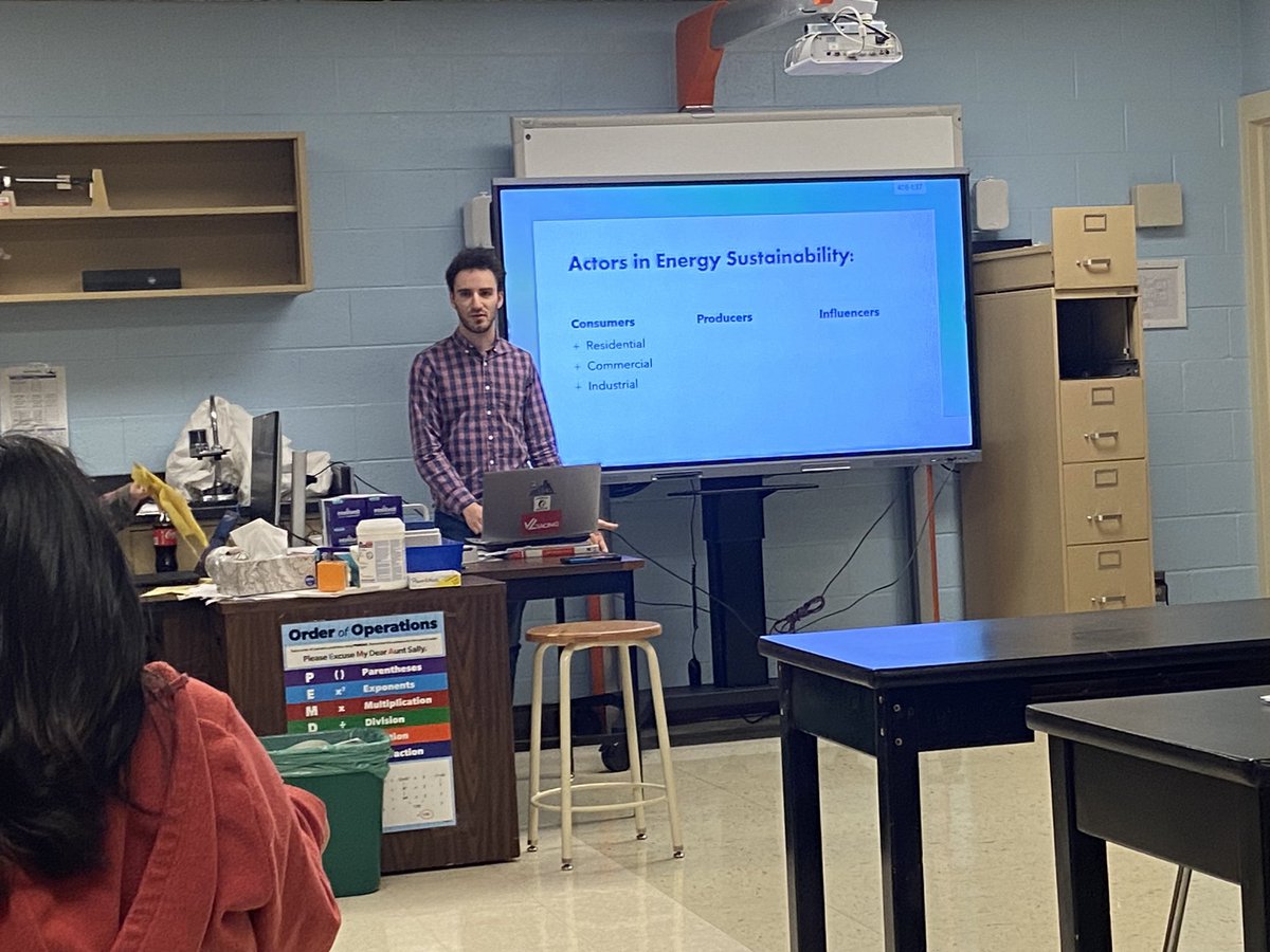 RICARoyals's tweet photo. Learning about sustainable energy in our Biology class. Who knew where we get our wind energy from in the DMV. the Appalachian mountains! @MCPS @mcpsequityteam @MCPSLeaderDev https://t.co/NYQeHNc6HY