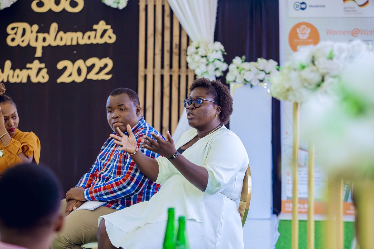 agmwasanga's tweet photo. Here I am, standing as a SOS Diplomat having undergone 4 months of mentorship under @MediaConvergecy @WomenAtWebTZ_MC. Advocating against OGBV. Promoting and enhancing safe online spaces for all.
I am grateful for the opportunity I got to learn.ππ
#MitandaoTZ
#SOSDiplomats https://t.co/lxhVdTfqkX