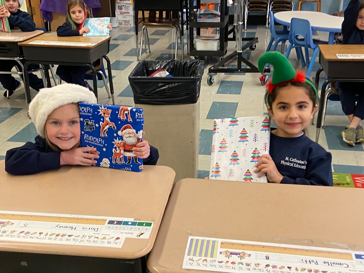 KN loved the Christmas book swap in our classroom today.  Happy reading kindergartners!🎄🎅🏻