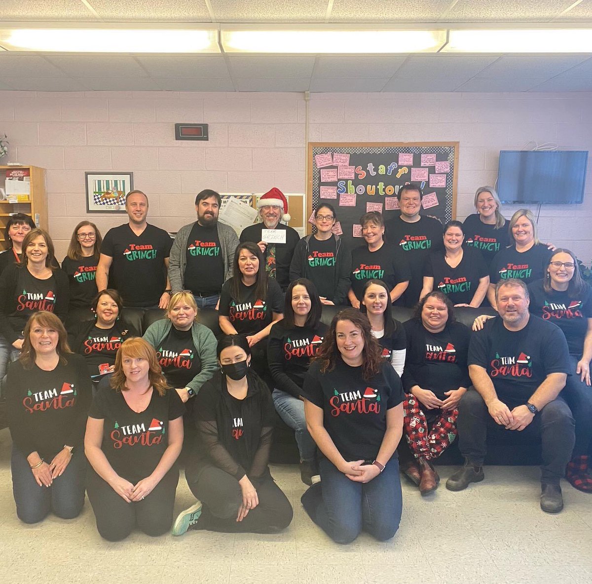 mpipanthers's tweet image. Staff got in on the fun today! #santavsgrinch #stafffun @NLESDCA