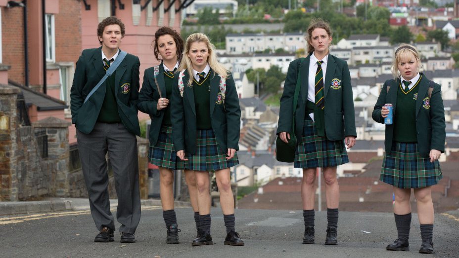 SaveRedlandLibr's tweet photo. 10pm TODAY on #E4Extra
From 2018, s1 Ep 5 & 6 of #Comedy series📺 “Derry Girls” directed by #MichaelLennox & written by #LisaMcGee
🌟#SaoirseMonicaJackson #LouisaHarland #NicolaCoughlan #JamieLeeODonnell #DylanLlewellyn #TaraLynneONeill #KathyKieraClarke #SiobhanMcSweeney https://t.co/6bqqoH0eoZ