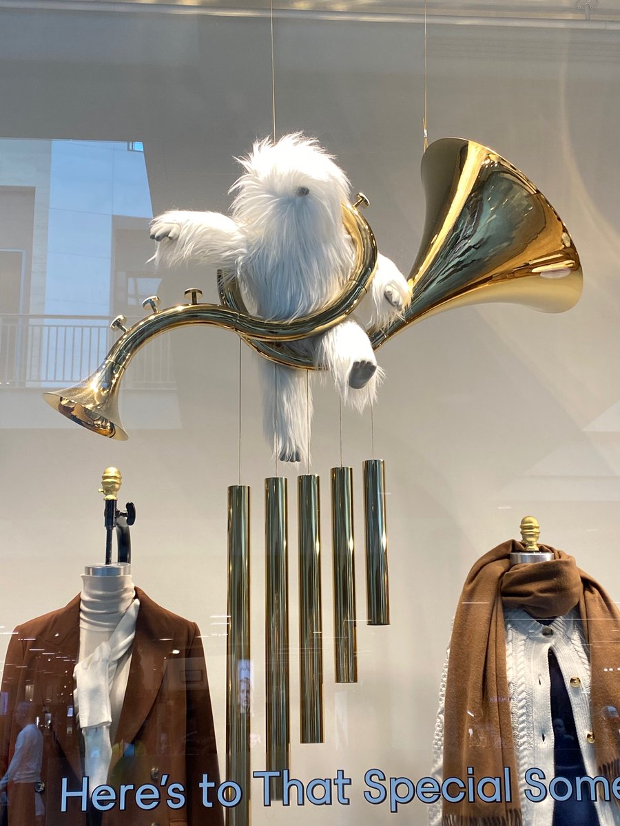 camerkle's tweet photo. Really, @ARITZIA, what is this supposed to be? I'm a musician, trust me, that's no instrument. https://t.co/6KhV5kJO8D