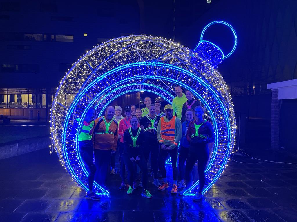 pet13131's tweet photo. Hardlopen #kerstloop #lichtjesloop door de stad. https://t.co/RdPPFWiAlI