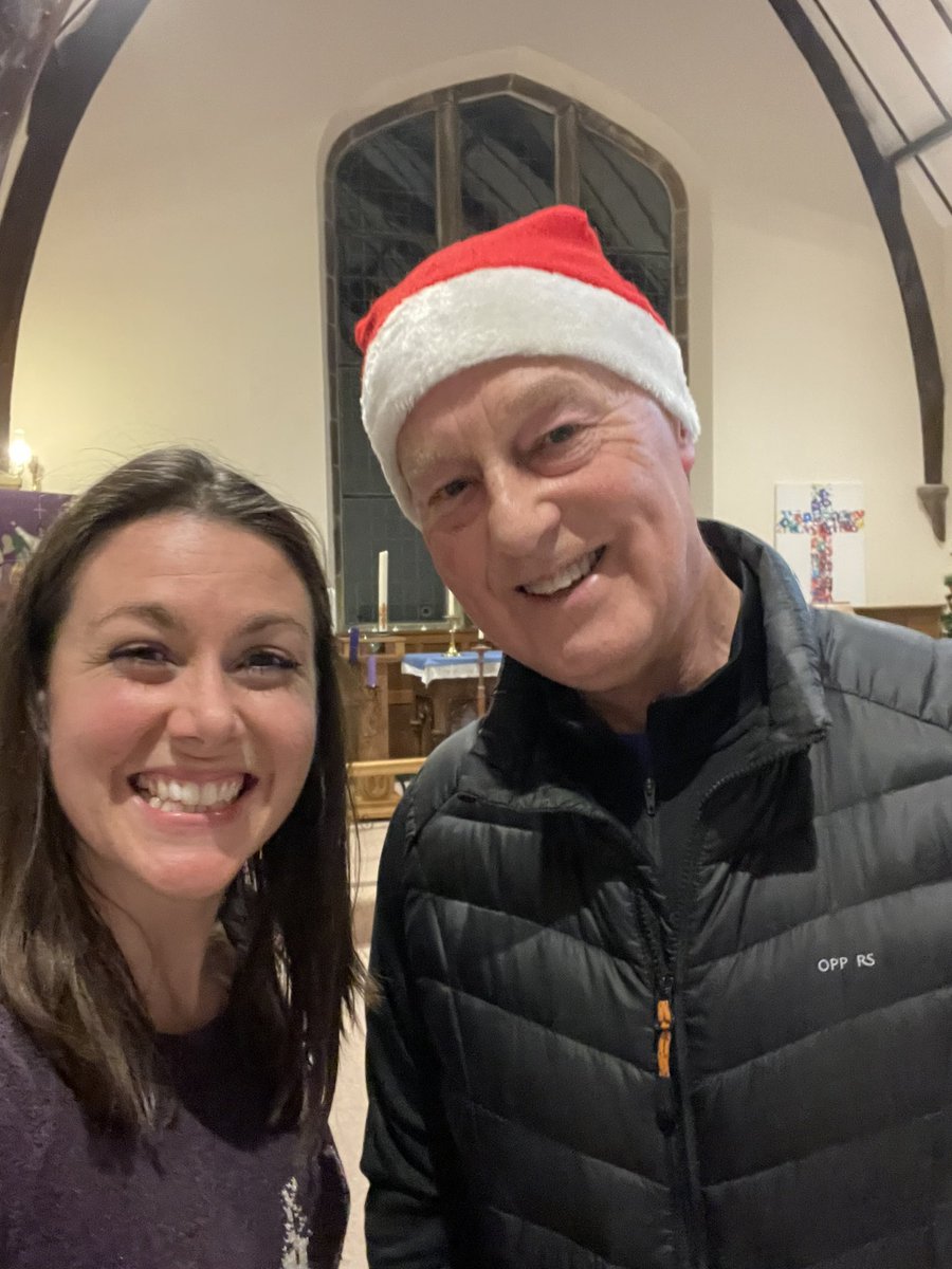 physioelise's tweet photo. 𝙁𝙚𝙨𝙩𝙞𝙫𝙚 𝙨𝙥𝙞𝙧𝙞𝙩 😊🎄

We had our first 2 Christmas themed classes this evening in Darley 😃 I was also very glad to have my sister from America attending along with my parents 🥰

#physio #physiotherapy #physioledpilates #pilates #harrogate #matpilates #festive https://t.co/gr5RthgBZE