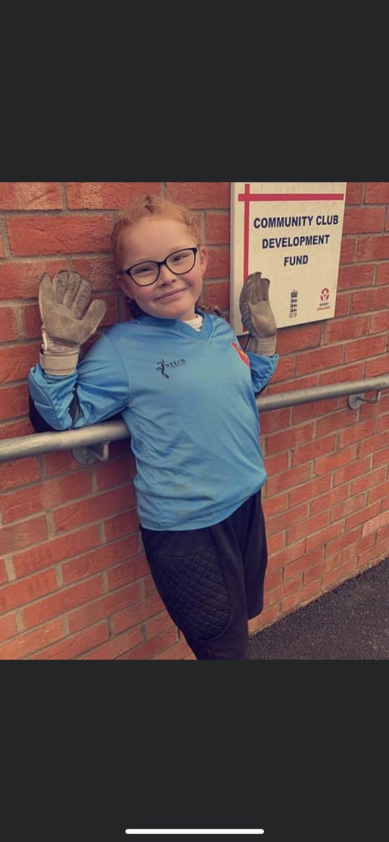 Inspired by not only what happen tonight in <a href="/bmeado9/">Beth Mead MBE</a> becoming the first female to win SPOTY but also one day wants to grow up and be just like <a href="/Maryearps1/">Maryearps</a> and become Englands number one keeper #grassrootsfootball #Lionesses #dreambigandfollowthem