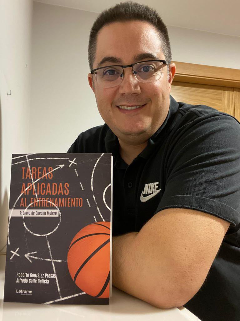 David, Pablo, Epi y José Ignacio llevan unas semanas practicando todos los ejercicios de nuestro libro 👍🏻 
¿Por las caras creemos que están contentos, no? ¡Nos alegramos 😃! 

🎁 Regala ‘Tareas aplicadas al entrenamiento’ estas navidades