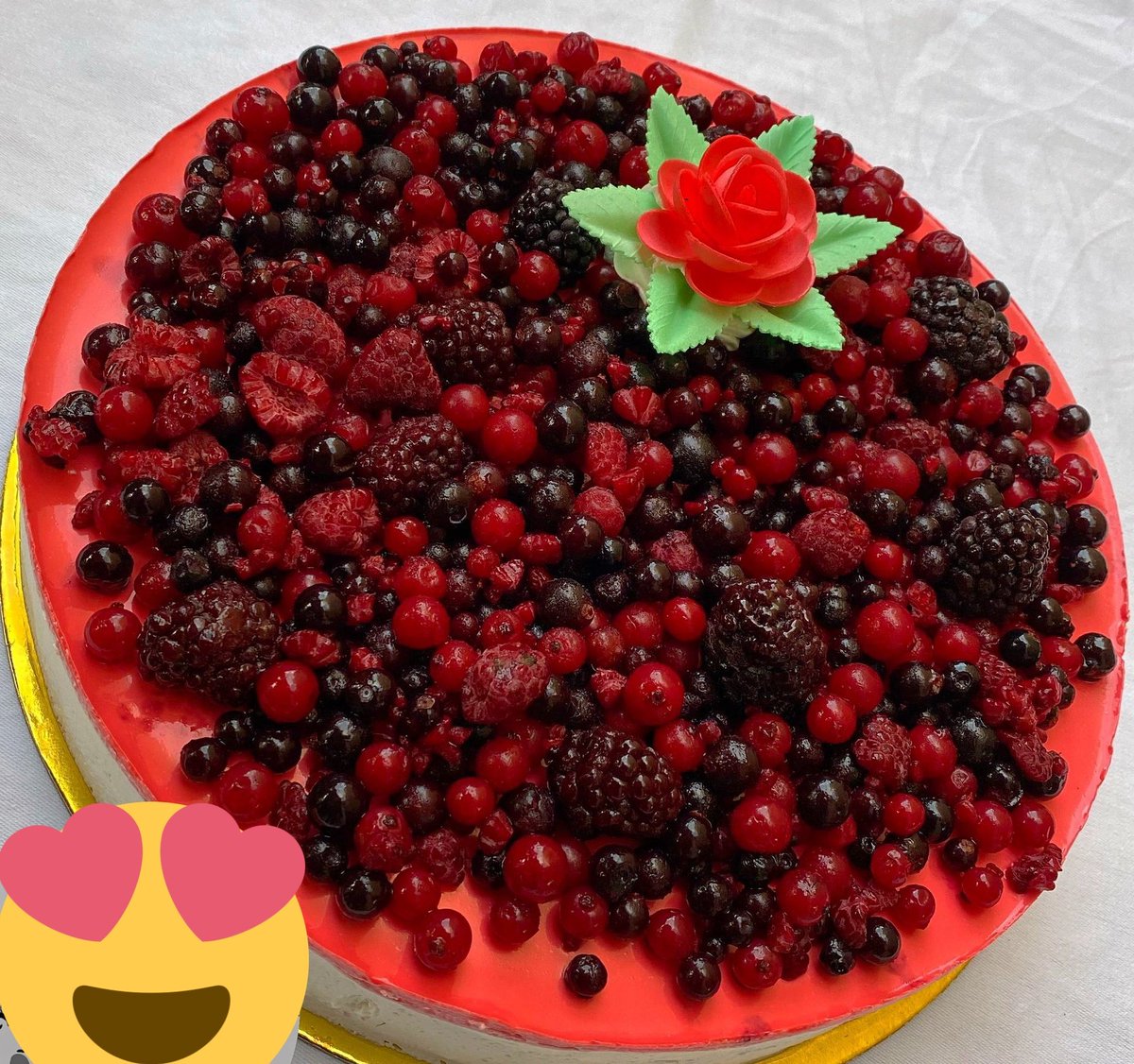 ruben_corella's tweet photo. #fruitscake #redcake #cake #cakeslover #redfruits #frutosrojos #frutosdelbosque #pasteldefrutas #desserts #dessert #tarta #pastry #pastryart #pasteleria #veganmood #redmood #redpower #rouge #foodie #tasty #tastymeals https://t.co/DQT1foaJVj