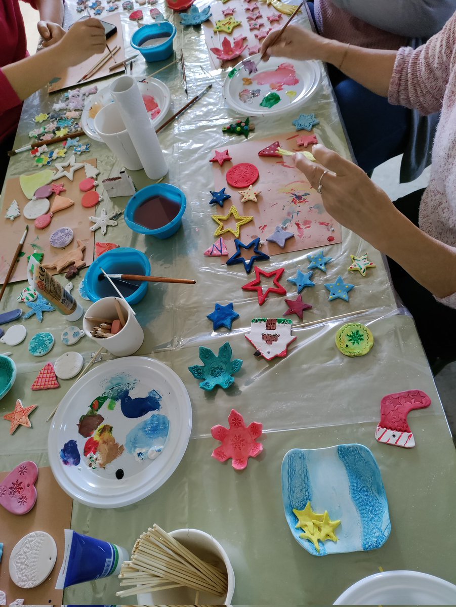 En las últimas dos semanas he hecho mis primeros talleres en mi propio local. Estábamos poquitas pero ha sido muy divertido y una experiencia muy interesante, he aprendido tanto como ellas 🥰🥰🥰