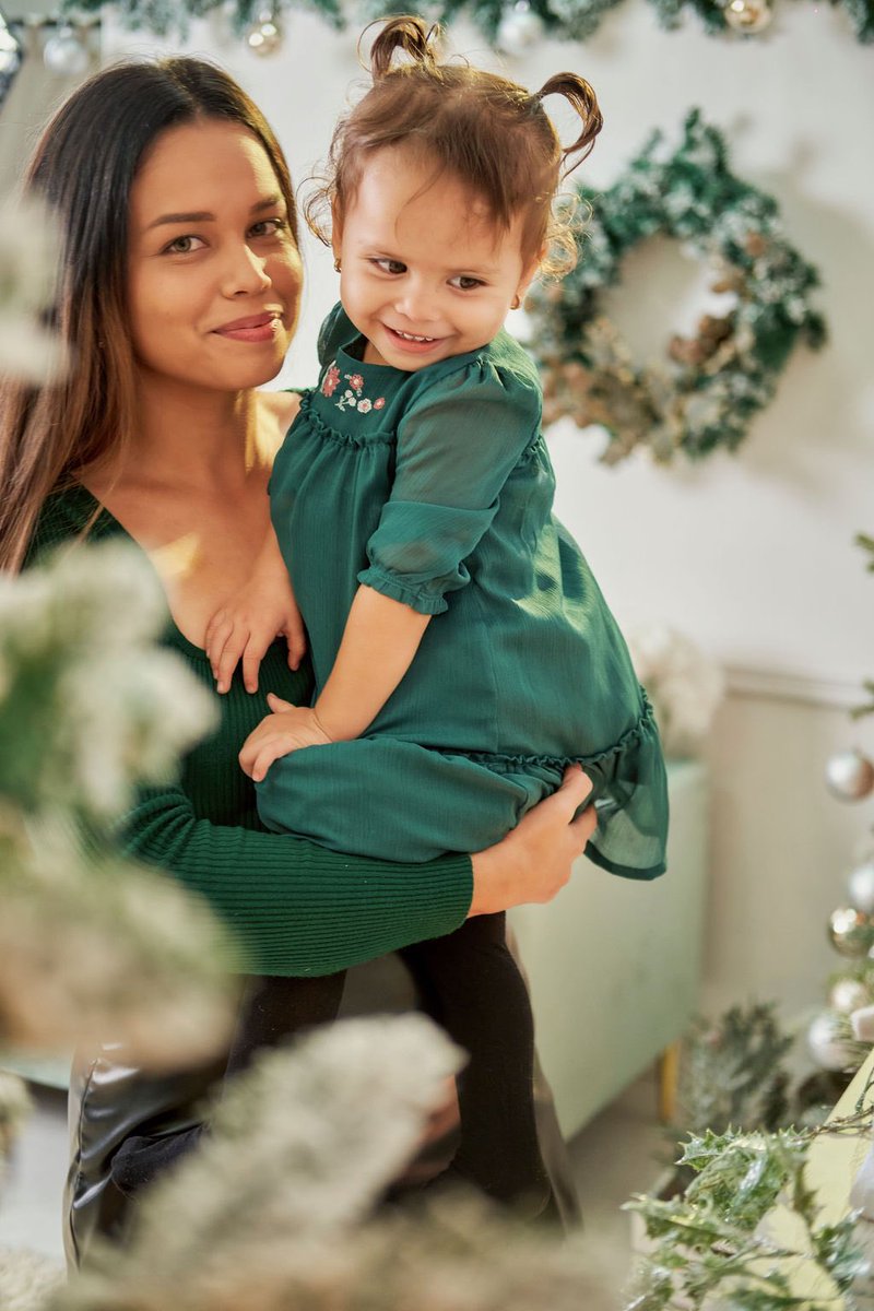 DanielaMBonill7's tweet photo. Soy tan feliz de tenerte! Te amo♥️🎄 vea mi muñequita, tenía que subirla acá.☺️ https://t.co/pgOJ4m8z0u