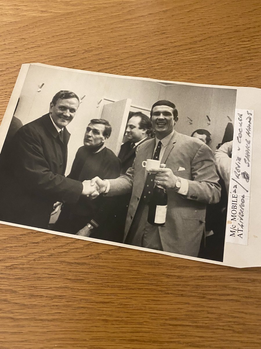 DaveCockerLeeds's tweet photo. After Bill Shankly walked into the #lufc Dressing Room at Anfield after we won the English League title, Liverpool captain Ron Yeats walks in with a bottle of champagne &amp; tea cups to serve it, lovely man is big Ron 👌 https://t.co/8NxSAWFrW4