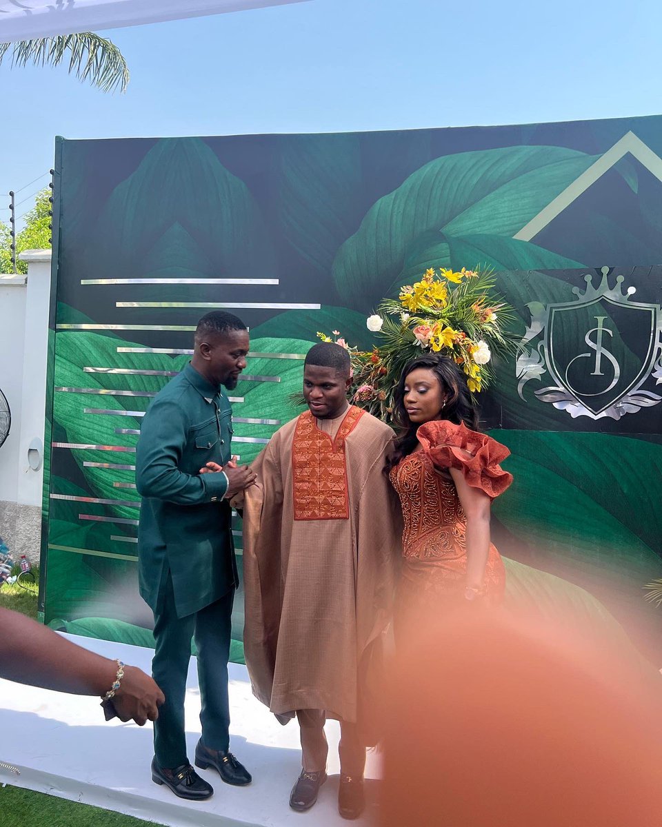 TeddyNanaYaw's tweet photo. Congratulations bro …. @SammyGyamfi_ 

#Wedding #engagement #sammygyamfi https://t.co/cocTxPon3n