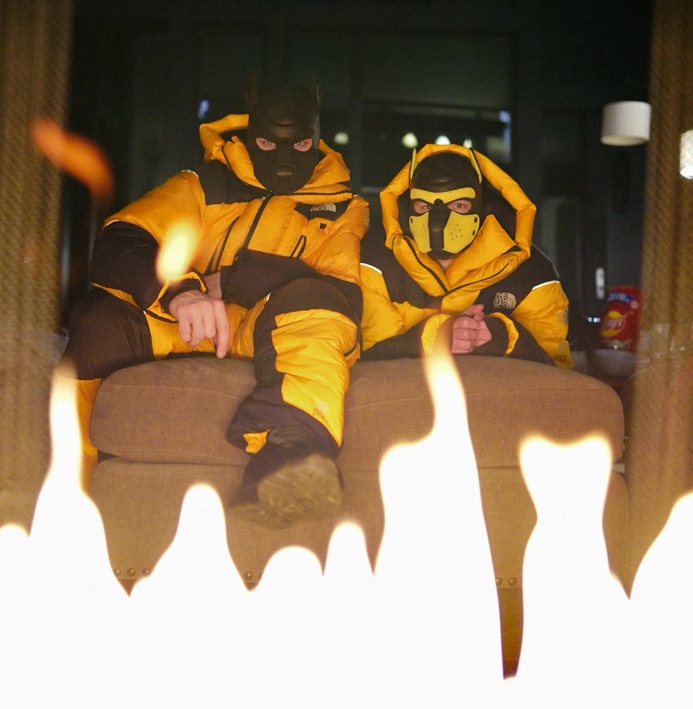 CaspianWolfe's tweet photo. Comfy cool, cozy snug, toasty poof down suit doggos. 

Doggo on right is the lovely @tallglassofoj 

Picture taken by @foxkipup
#SCOVAT22 https://t.co/Yw3ed5na4b