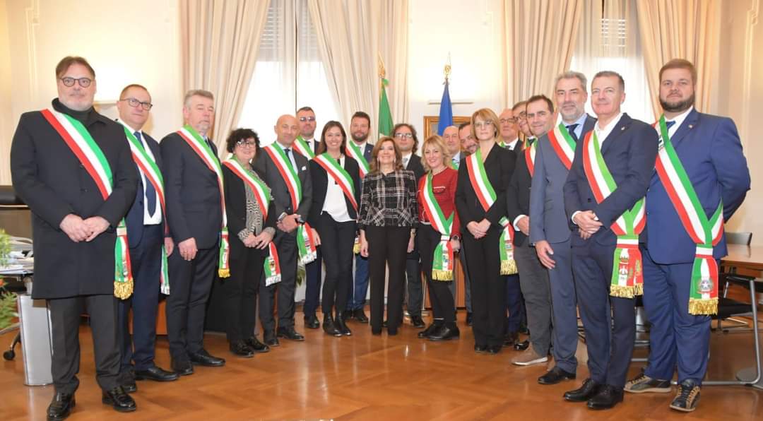 ComunediCaorle's tweet photo. Il Sindaco di #Caorle @msartocaorle era oggi a Roma insieme ai Primi cittadini della Conferenza dei Sindaci del #VenetoOrientale per una serie di importanti incontri dedicati allo spinoso tema del completamento dell'A4.
#TerzaCorsia #corridoio5 https://t.co/EPLf4QKaCh