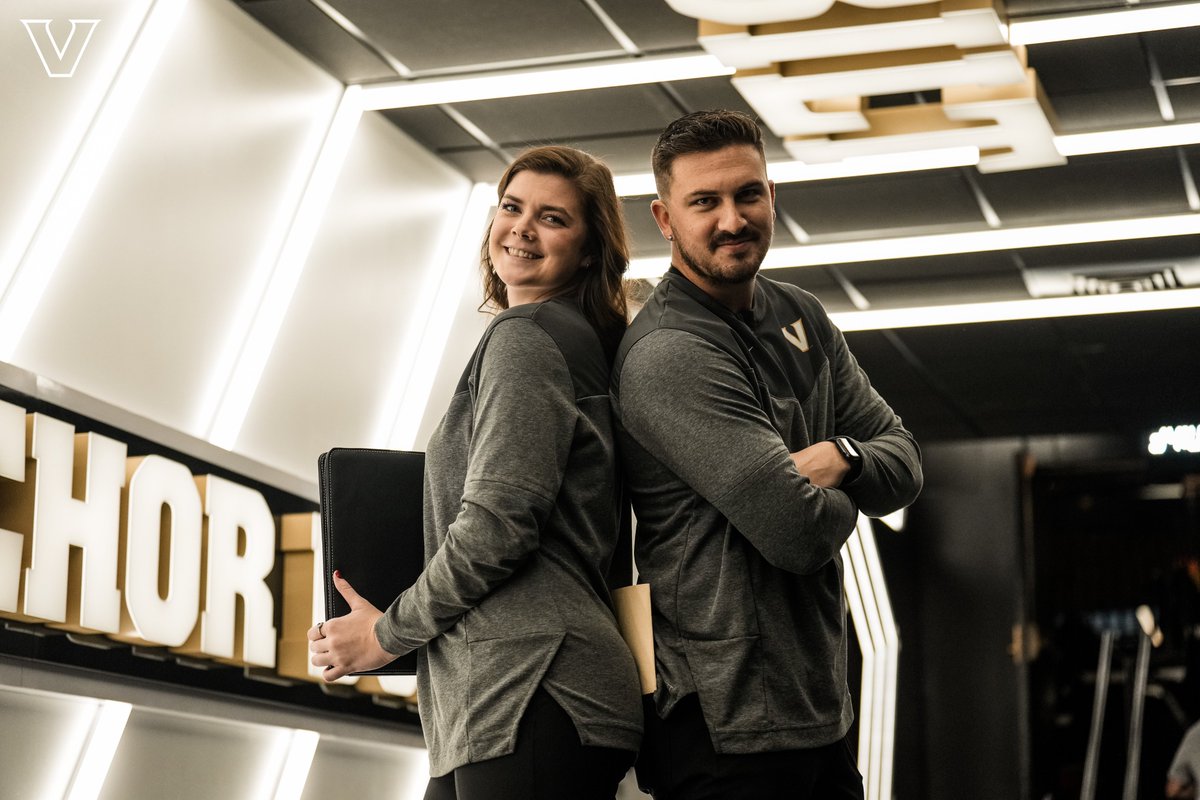 VandyWBB's tweet photo. Game. Day. 𝙃𝙔𝙋𝙀. 

But do it with our staff. 👀🤔

#AnchorDown https://t.co/dE6dwE1Jsb