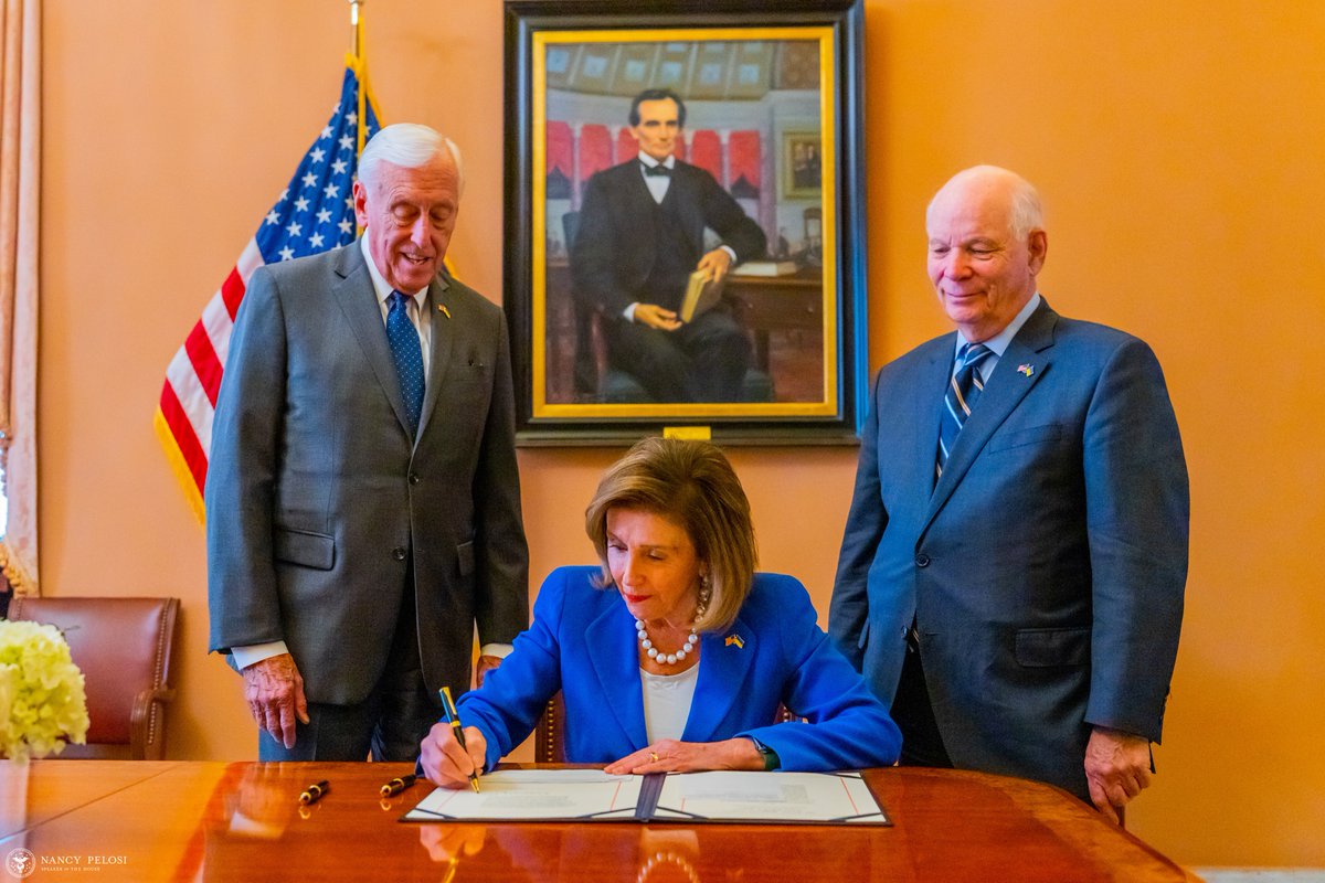 Nancy Pelosi tweet media
