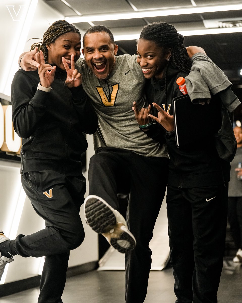 VandyWBB's tweet photo. Game. Day. 𝙃𝙔𝙋𝙀. 

But do it with our staff. 👀🤔

#AnchorDown https://t.co/dE6dwE1Jsb