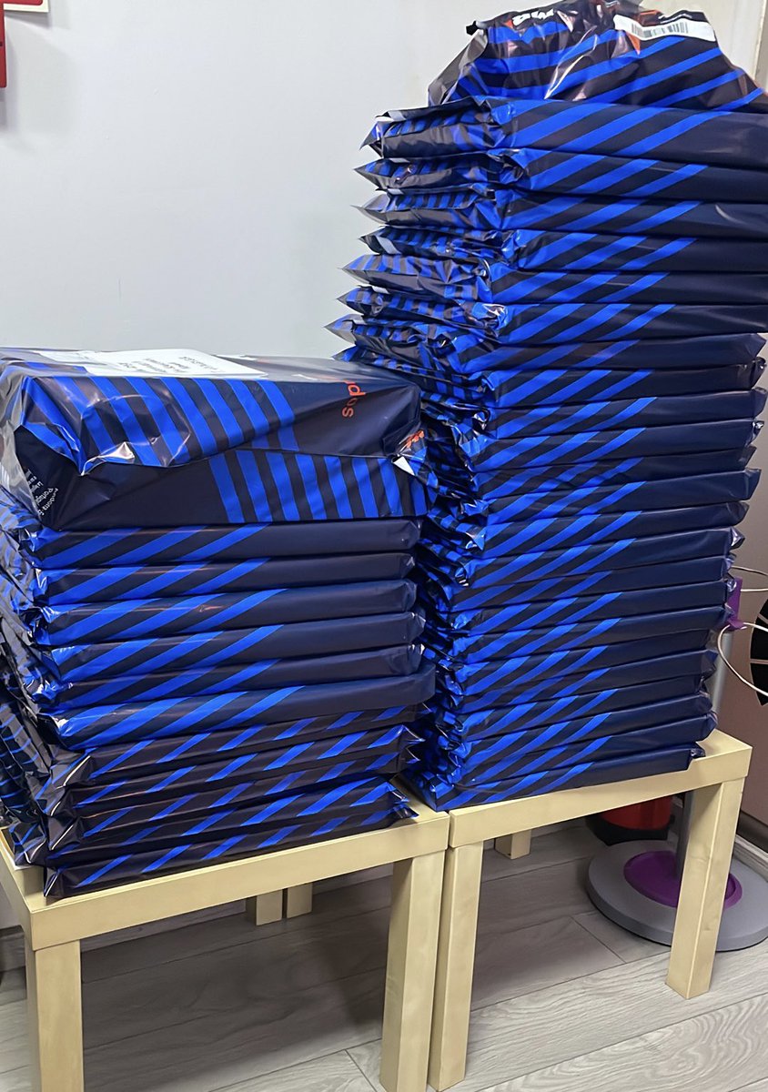 🙌Fabricando a toda velocidad nuestras pizarras para que viajen a su destino estas navidades 🎄🎅

👉En estas fiestas sorprende regalando #pizarraspersonalizadas. 👉Para todos los deportes #pizarrasmkt🔝

Accede y configura la tuya 🔗pizarrasmkt.com