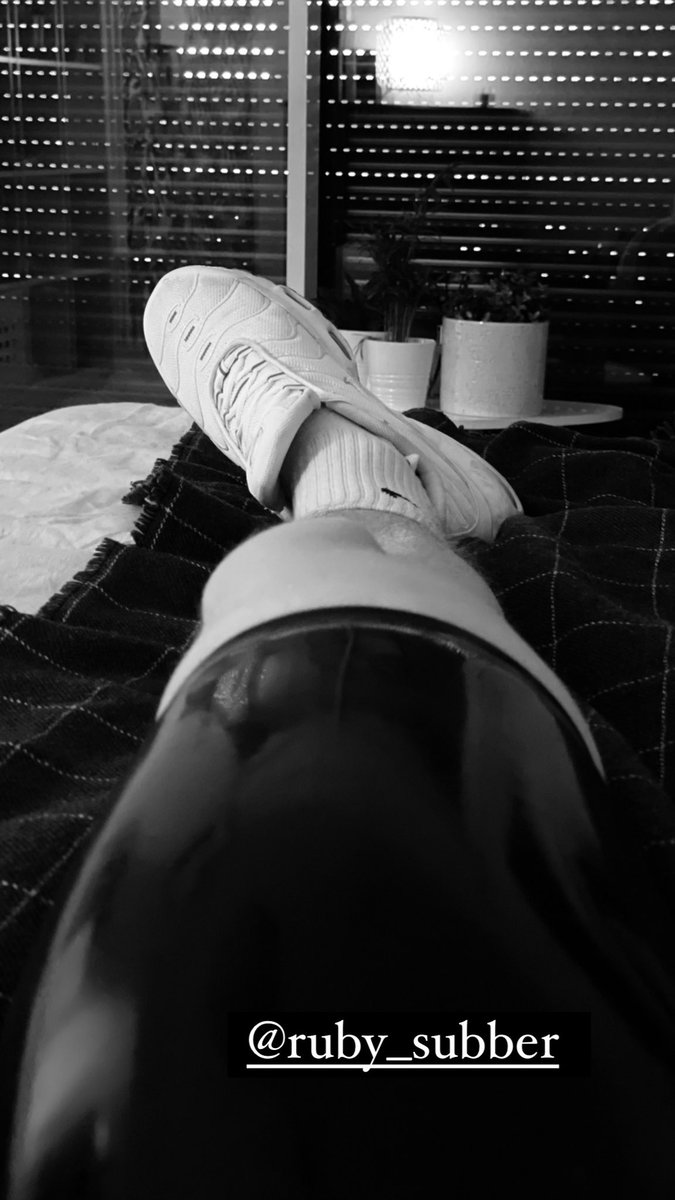 there are horny people on twitter, I'm here 🥲