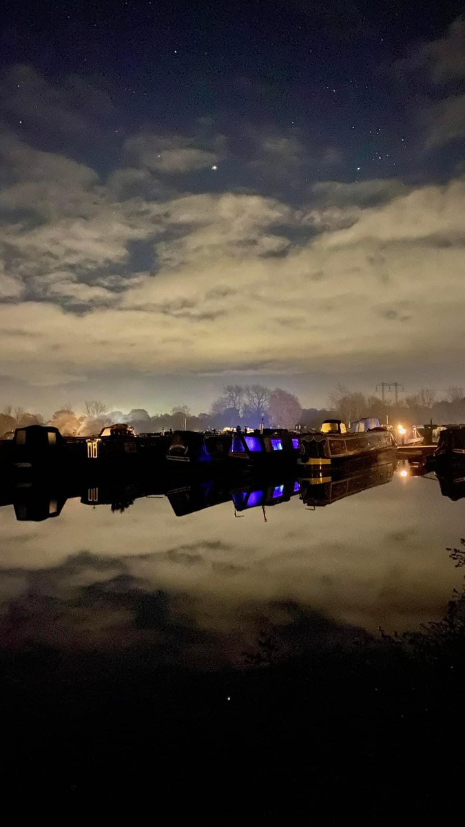 NBLiberty1's tweet photo. “I often think that the night is more alive and richly colored than the day.” (Vincent Van Gogh).
Starry night at Swanley Bridge Marina. Click on image! https://t.co/IXcjRcnwNM