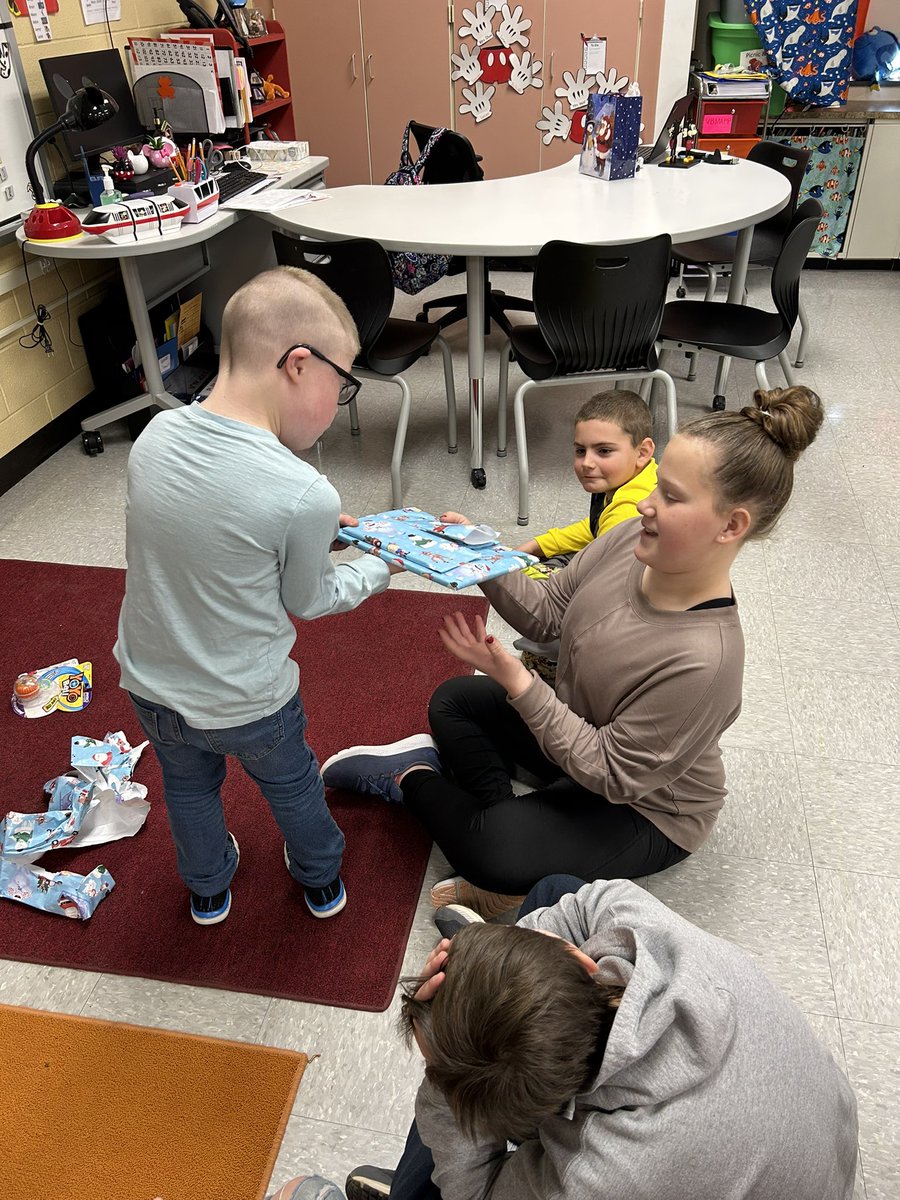 Stephanie Weller tweet media