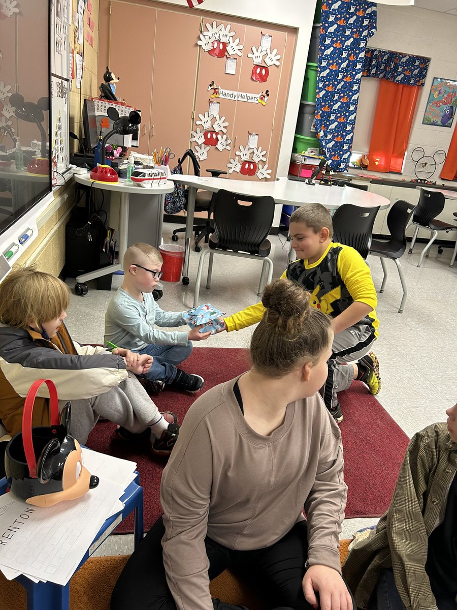 Stephanie Weller tweet media