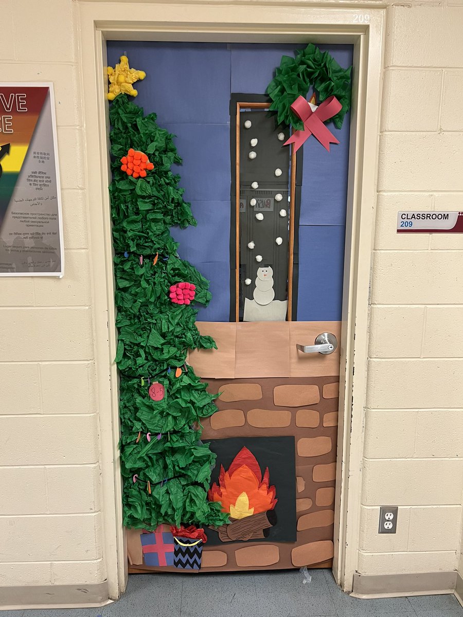 MsRMalpass's tweet photo. Here are some amazing door decorating contest entries from the intermediate hallway! @EscarpmentView https://t.co/cpLiiBGOrw
