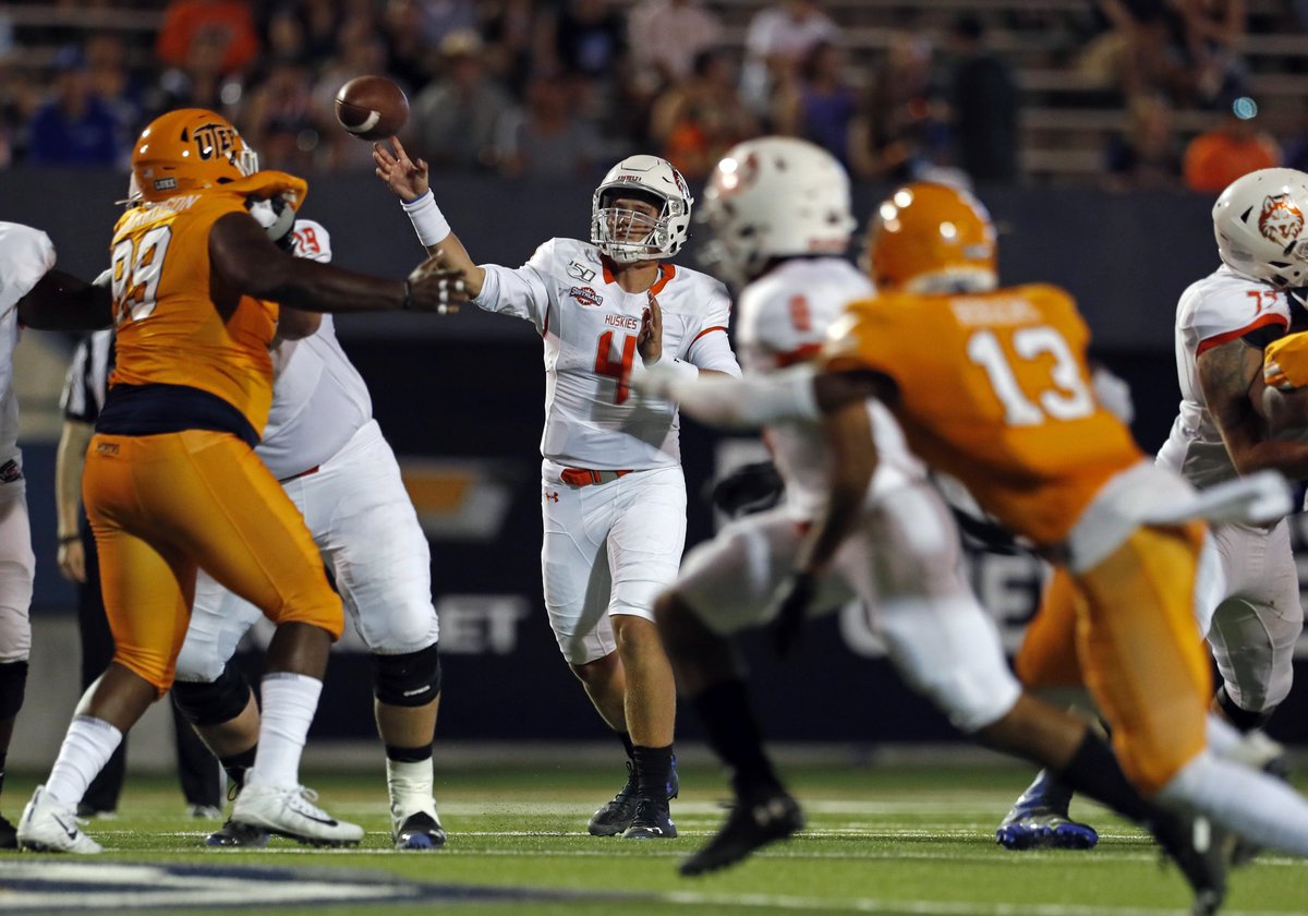 Blessed and Excited to Receive an FCS Offer from Houston Christian University 🔵🟠 <a href="/Coach_BHarris/">Coach Braxton Harris 🐪</a> <a href="/TheMatt_V/">TheMatt_V</a>